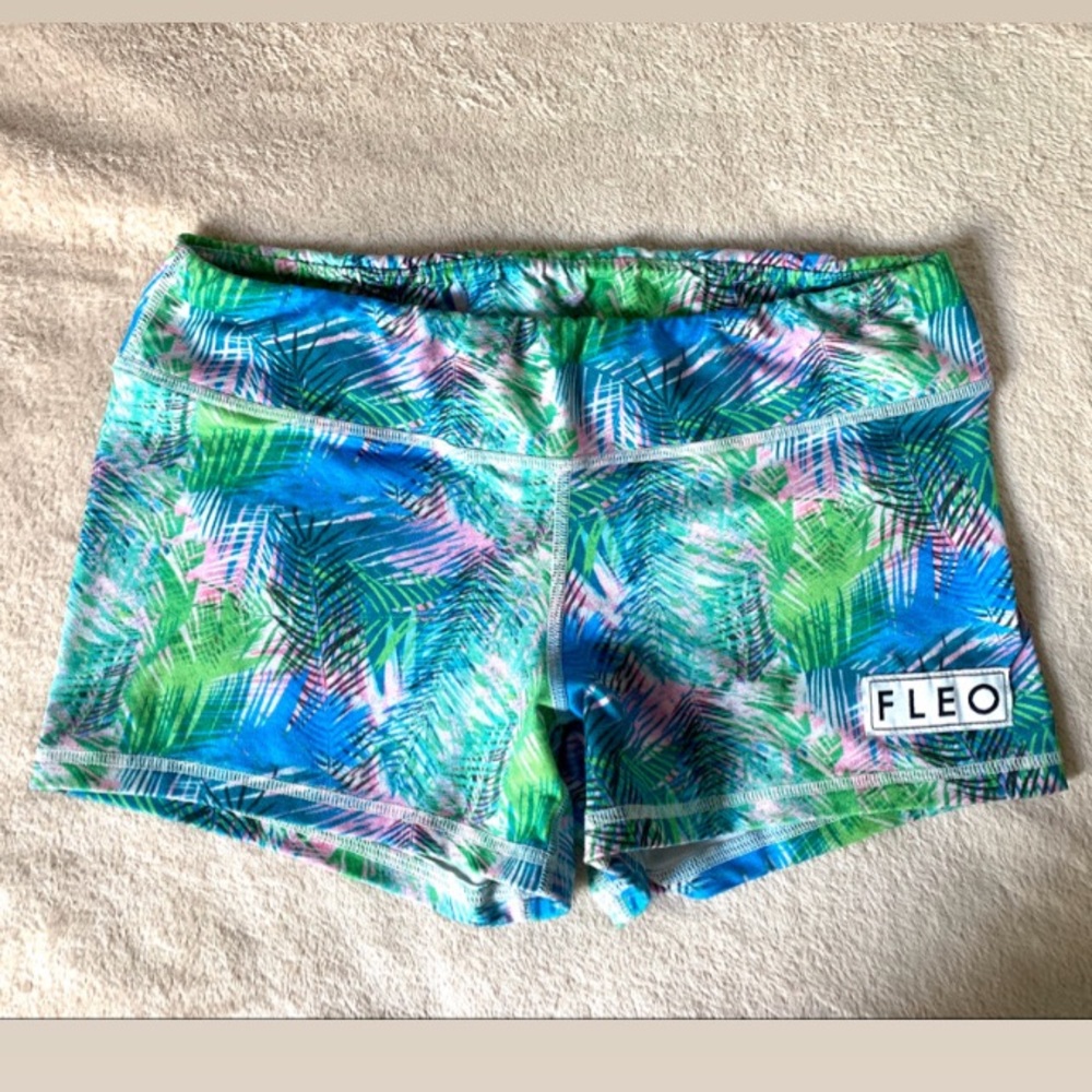 Hibiscus Fleo Shorts